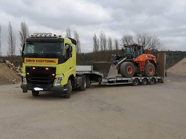 Un service de transport d’engins rapide et efficace